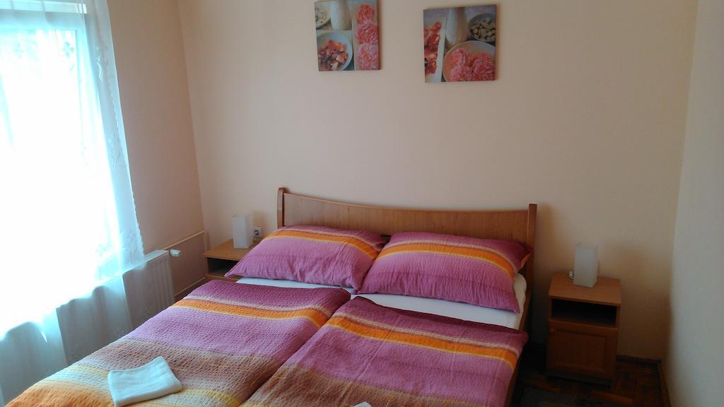 Margitapartman Buk Room photo