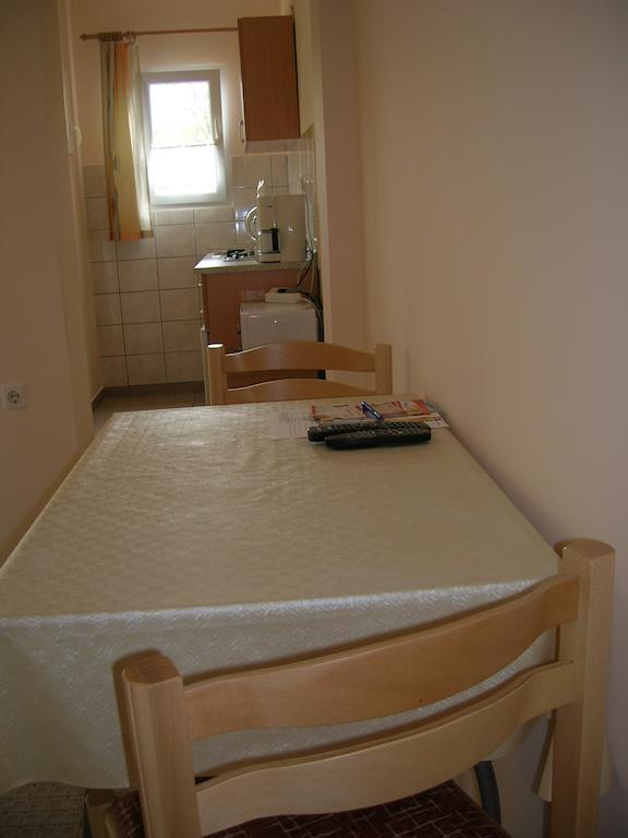 Margitapartman Buk Room photo